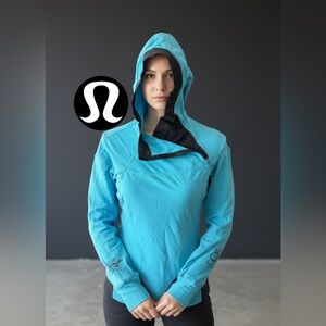 Lululemon turquoise hoodie pullover, w/ thumb holes at sleeves. Performance knit